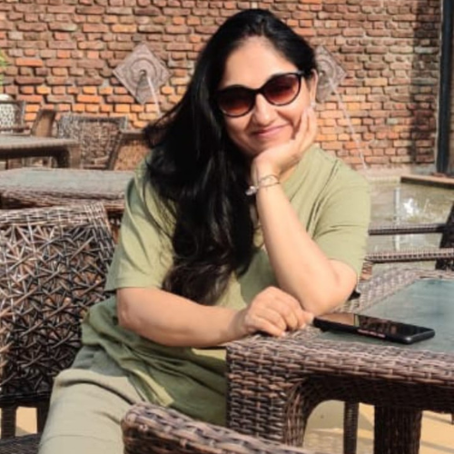 Black And White Modern Initial PB Consulting Logo Design 1